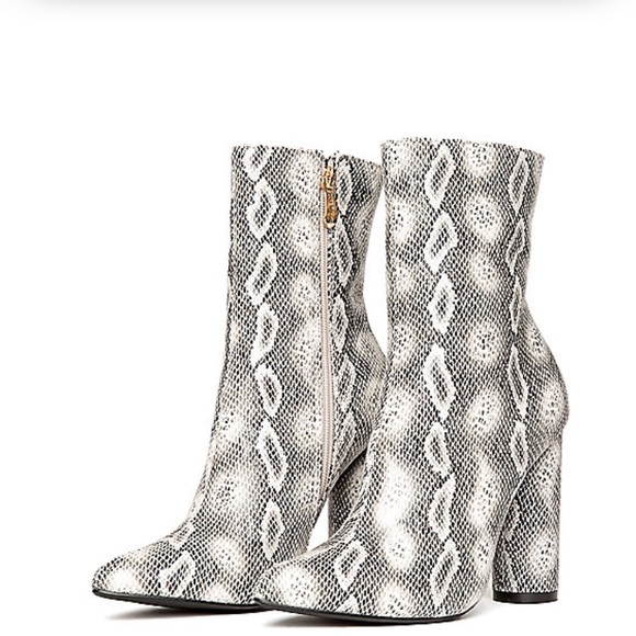 🆕 Bryce Vegan Snake Skin Print Ankle Booties - Picture 3 of 8